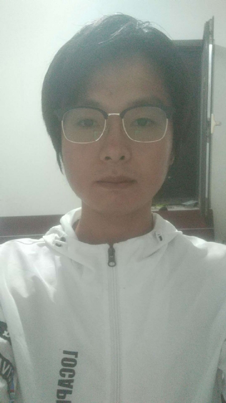 轻吻的第一张照片--潍坊中老年相亲网
