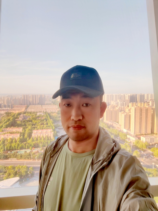 勇攀高峰的第一张照片--潍坊中老年相亲网